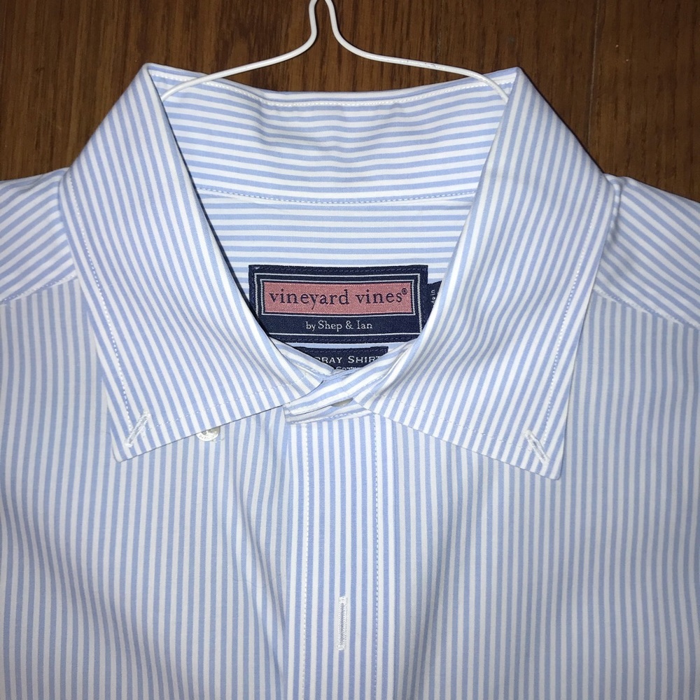 Vineyard Vines sport shirt blue/white size Medium